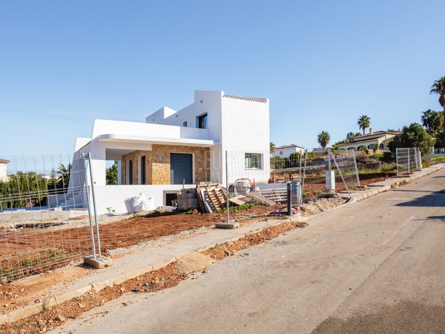 Nouvelle villa de luxe près de la plage d'Arenal avec vue imprenable sur le Montgo