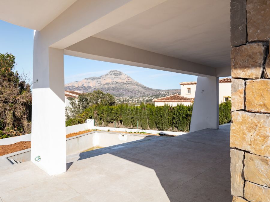 Nouvelle villa de luxe près de la plage d'Arenal avec vue imprenable sur le Montgo