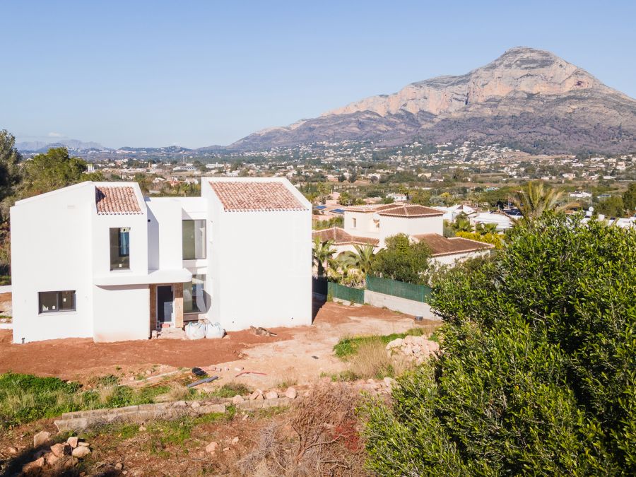 Nouvelle villa de luxe près de la plage d'Arenal avec vue imprenable sur le Montgo