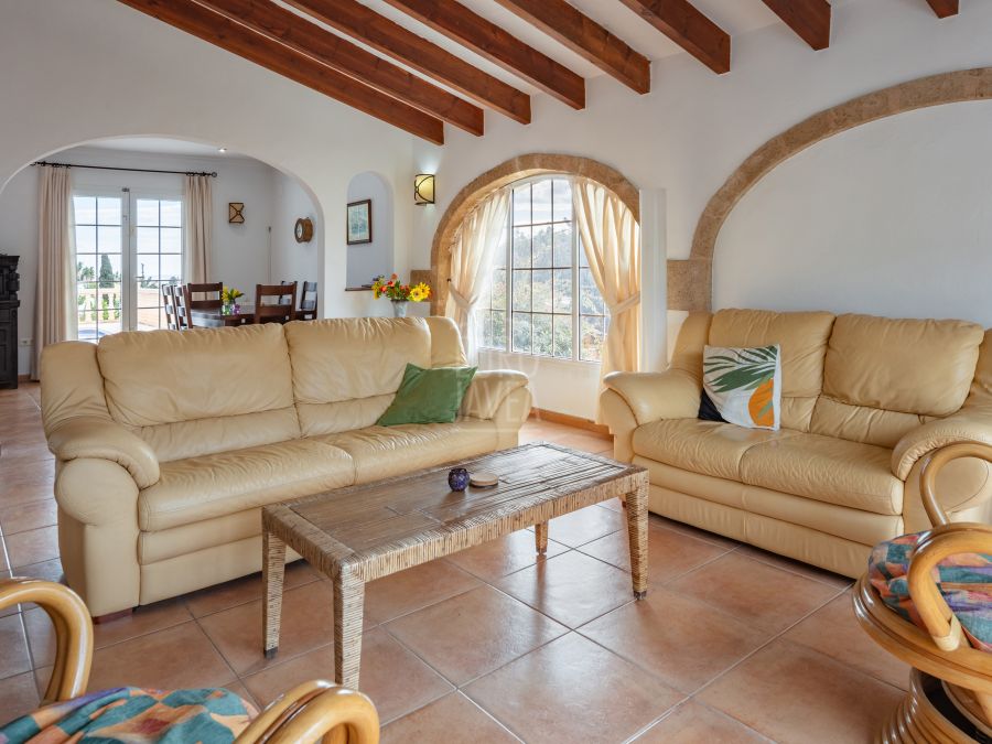 Exclusive villa in the area of Puchol, just a few steps from the old town of Jávea