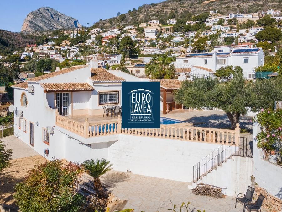 Exclusive villa in the area of Puchol, just a few steps from the old town of Jávea