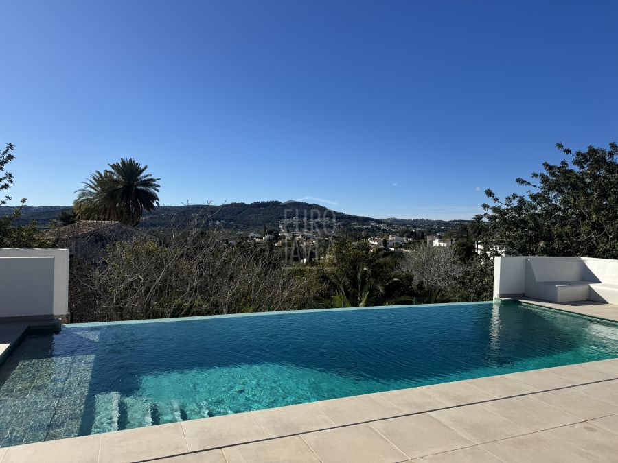 Exclusive recently built south-facing villa in Jávea within walking distance of the village