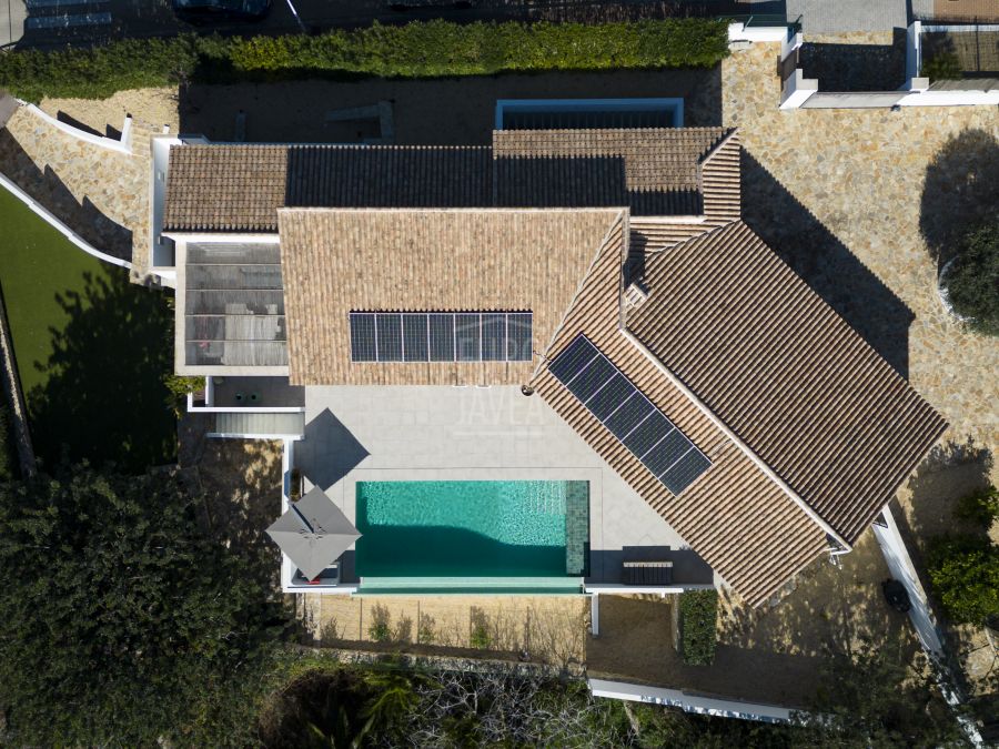 Villa exclusive de construction récente orientée au sud à Jávea, à distance de marche du village