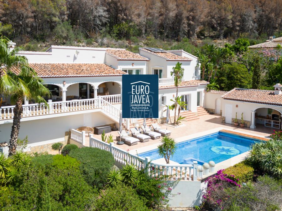 Spectacular villa for sale exclusively in the slopes of the Montgo area of Javea, facing south with panoramic views