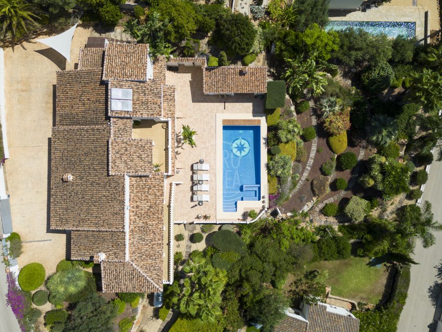 Spectacular villa for sale exclusively in the slopes of the Montgo area of Javea, facing south with panoramic views