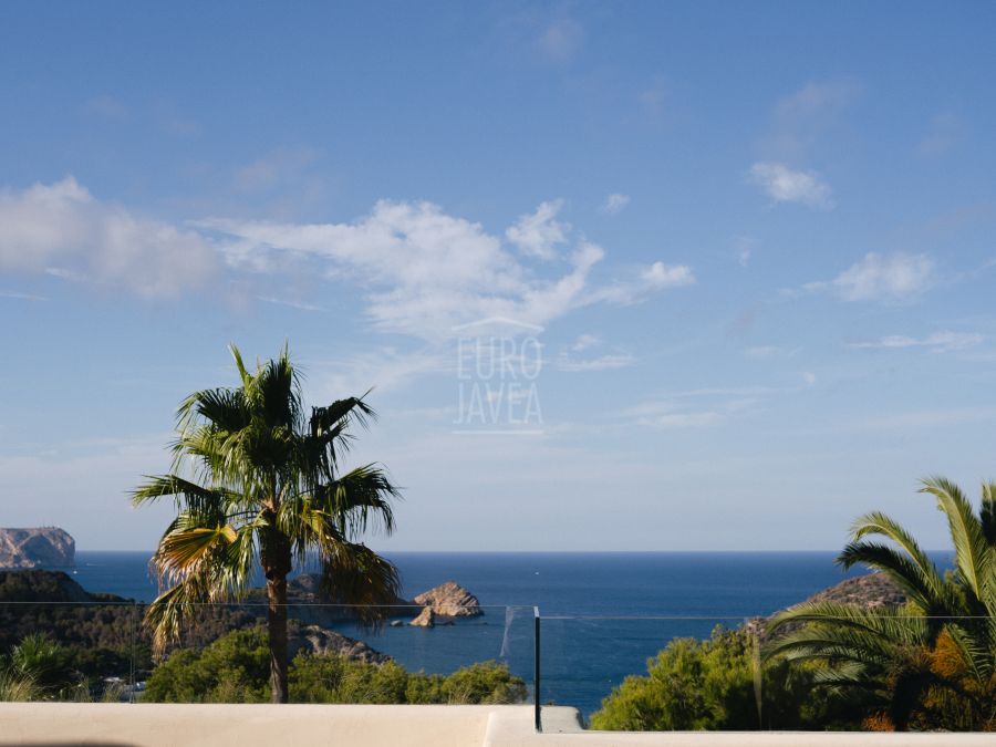 " Casa Garrofer " Lujosa villa de estilo Ibiza con vistas panorámicas al mar