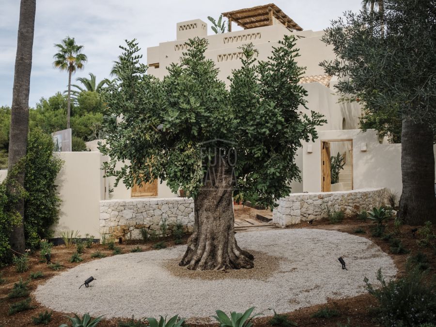 " Casa Garrofer " Lujosa villa de estilo Ibiza con vistas panorámicas al mar