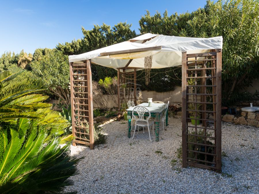 Charmante villa à vendre près de la plage d'Arenal avec vue panoramique