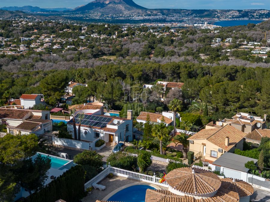 Charmante villa à vendre près de la plage d'Arenal avec vue panoramique