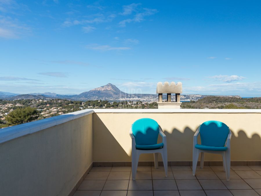 Charmante villa à vendre près de la plage d'Arenal avec vue panoramique