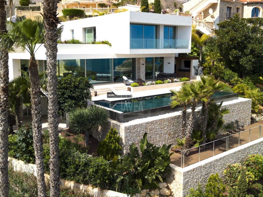Excepcional joya de la vida mediterránea moderna con impresionantes vistas al mar