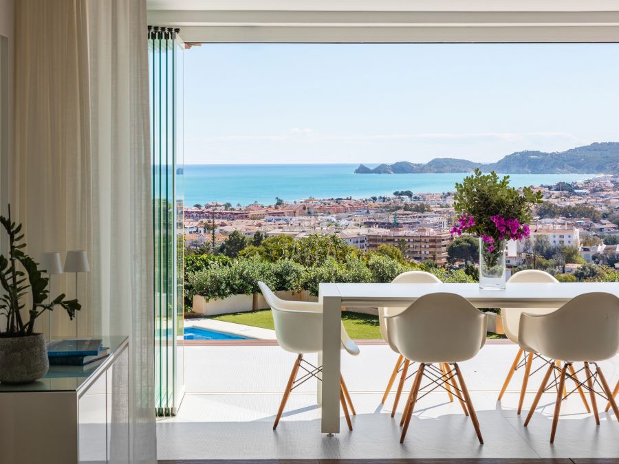 Luxurious villa in Puchol with beautiful sea views