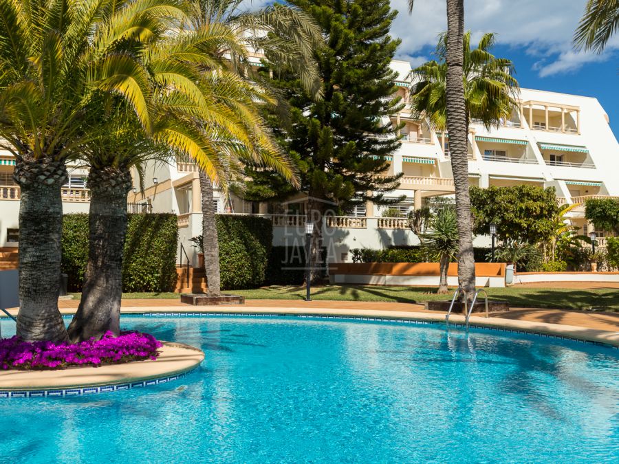 Luxury flat in the heart of the port of Jávea, south facing