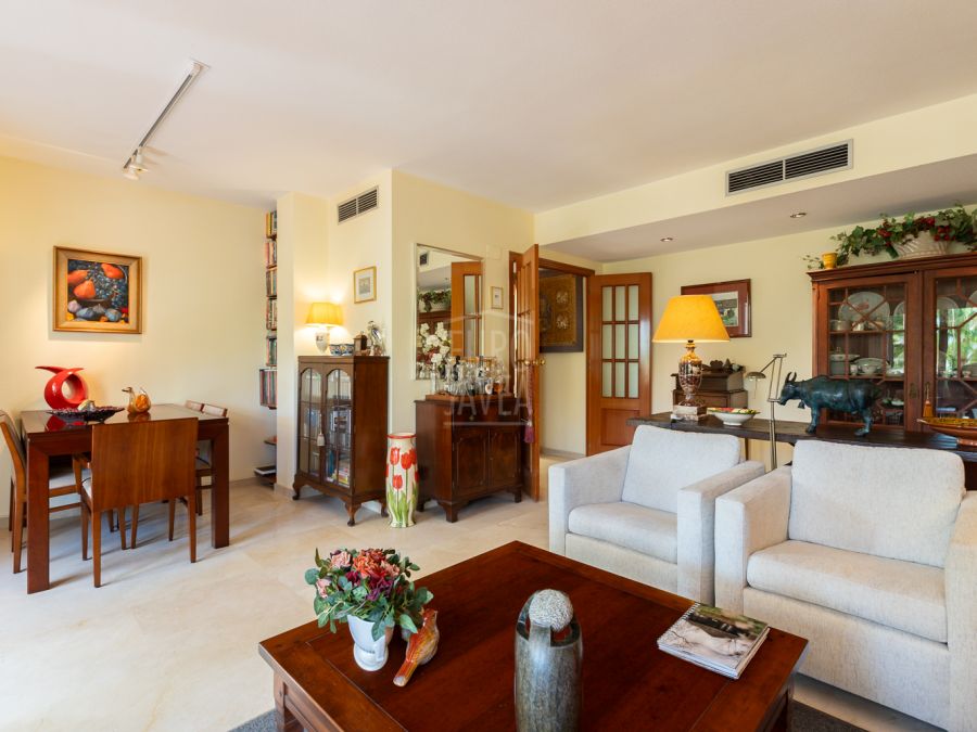 Luxury flat in the heart of the port of Jávea, south facing