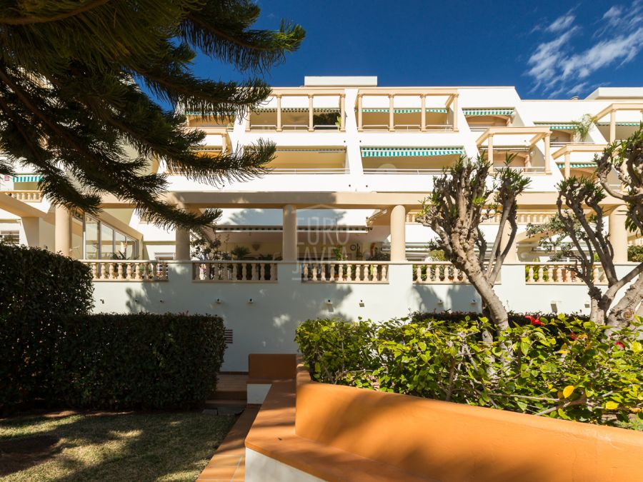 Luxury flat in the heart of the port of Jávea, south facing