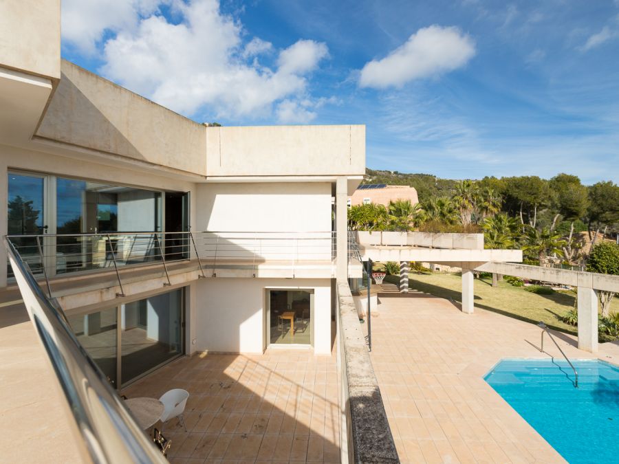 Elegant villa in the exclusive Puig Molins area of Jávea, offering luxury, privacy, and a prime Mediterranean lifestyle