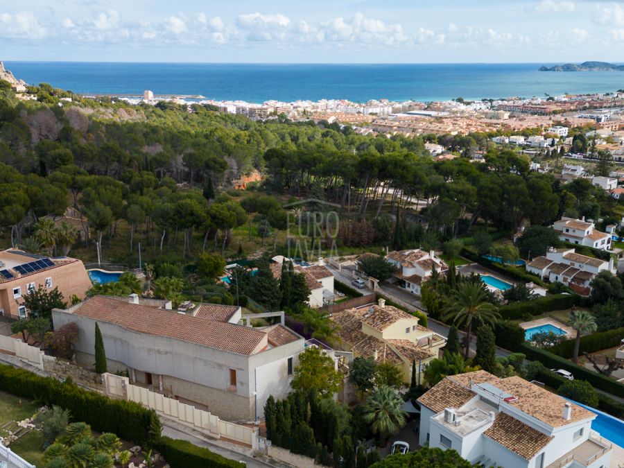 Elegante villa in de exclusieve wijk Puig Molins in Jávea, met luxe, privacy en een eersteklas mediterrane levensstijl