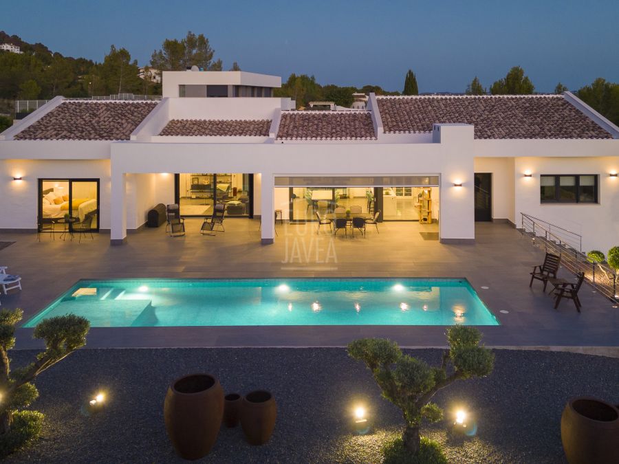 Modern new-built villa for sale in the sought-after area of the Montgó Garroferal