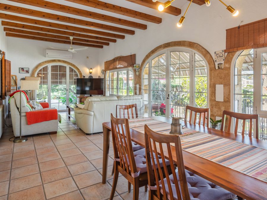 Exquisita villa tradicional en venta en el corazón del casco antiguo de Jávea