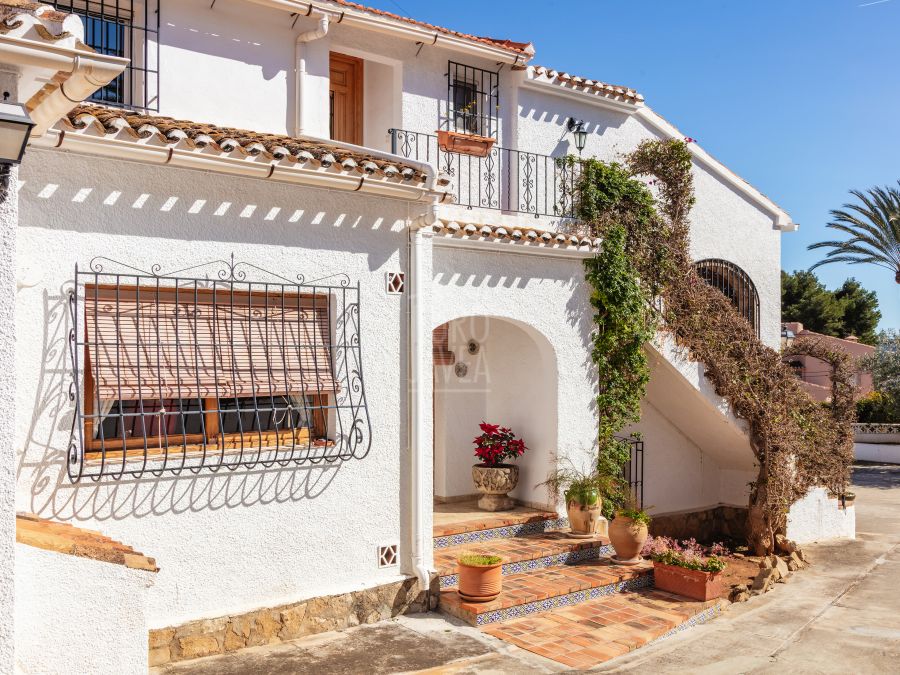 Villa traditionnelle exquise à vendre au cœur de la vieille ville de Javea