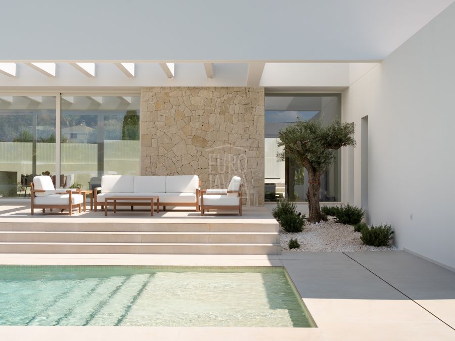 Villa Manila, exclusive newly built luxury Villa at the foot of Montgó