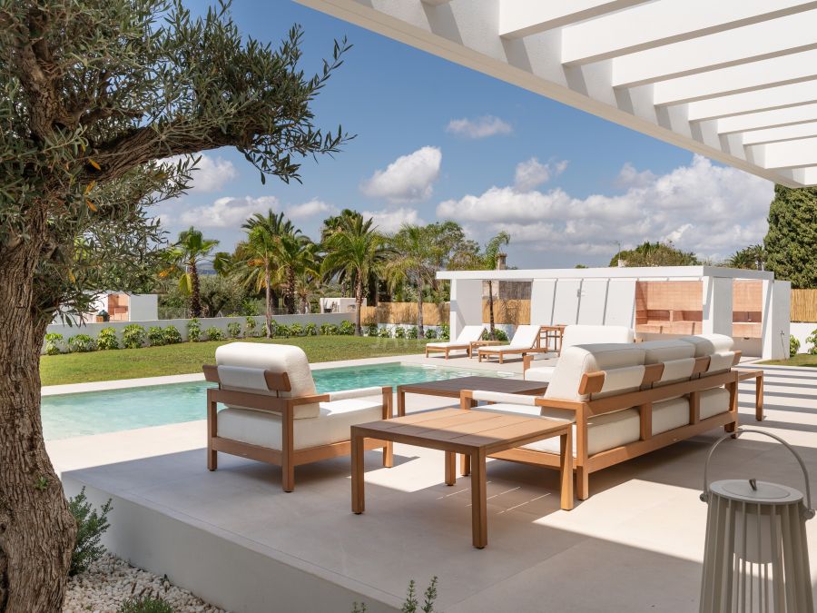 Villa Manila, exclusive newly built luxury Villa at the foot of Montgó