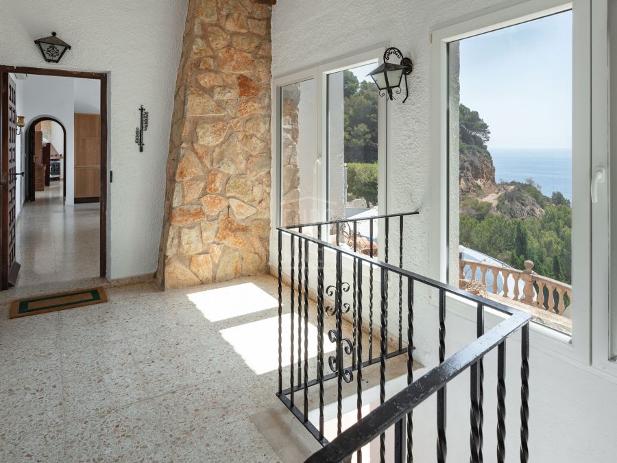 Exclusive Villa Helios — a balcony over the Mediterranean sea
