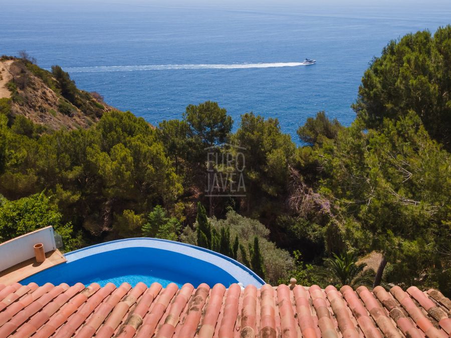 Exclusive Villa Helios — a balcony over the Mediterranean sea