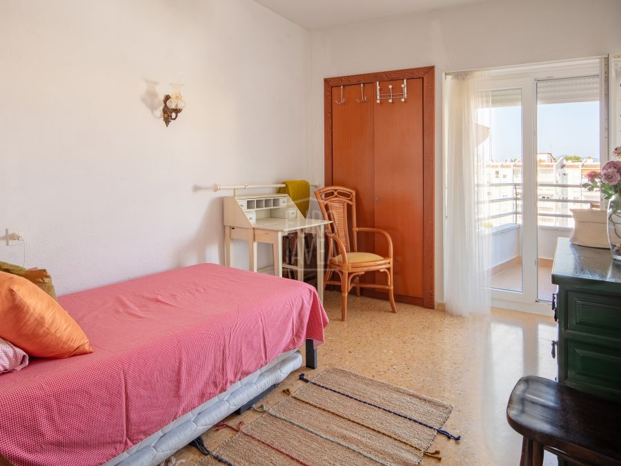 Exclusive apartment located in the heart of the Port of Jávea with beautiful sea views
