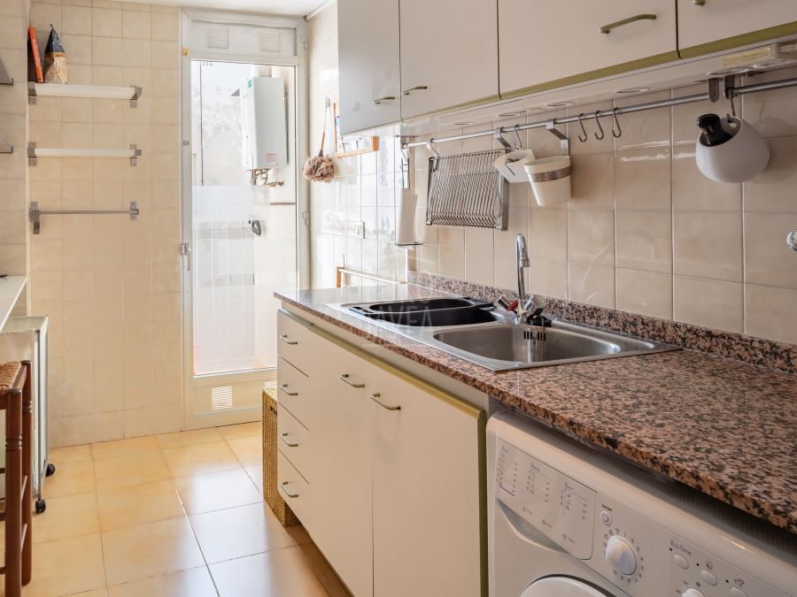 Exclusive apartment located in the heart of the Port of Jávea with beautiful sea views