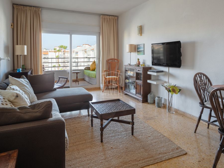 Exclusive apartment located in the heart of the Port of Jávea with beautiful sea views