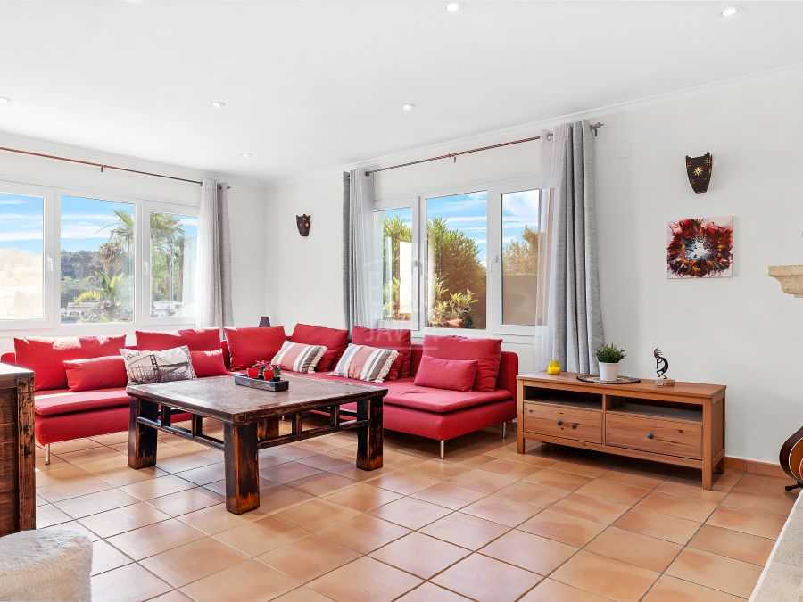 Exclusive luxury villa with panoramic views near Arenal Beach