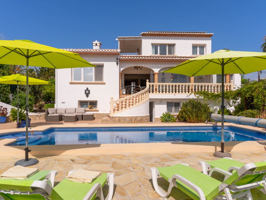 Villa de lujo en exclusiva con vistas panorámicas cerca de la Playa del Arenal