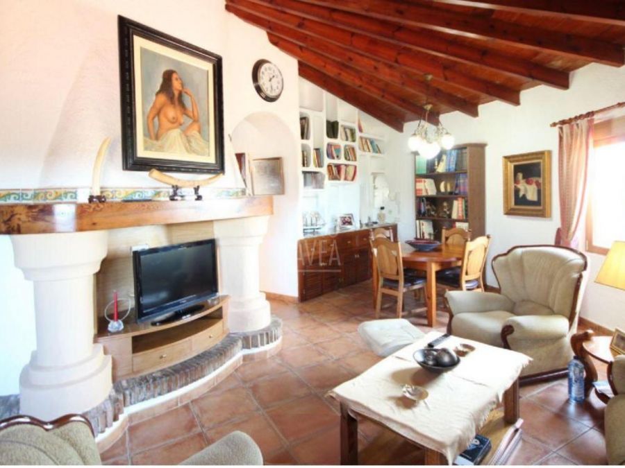 Villa for sale just a short walk from Arenal Beach in Jávea.