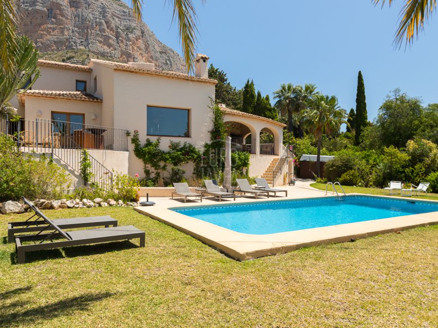 Villa in Montgó