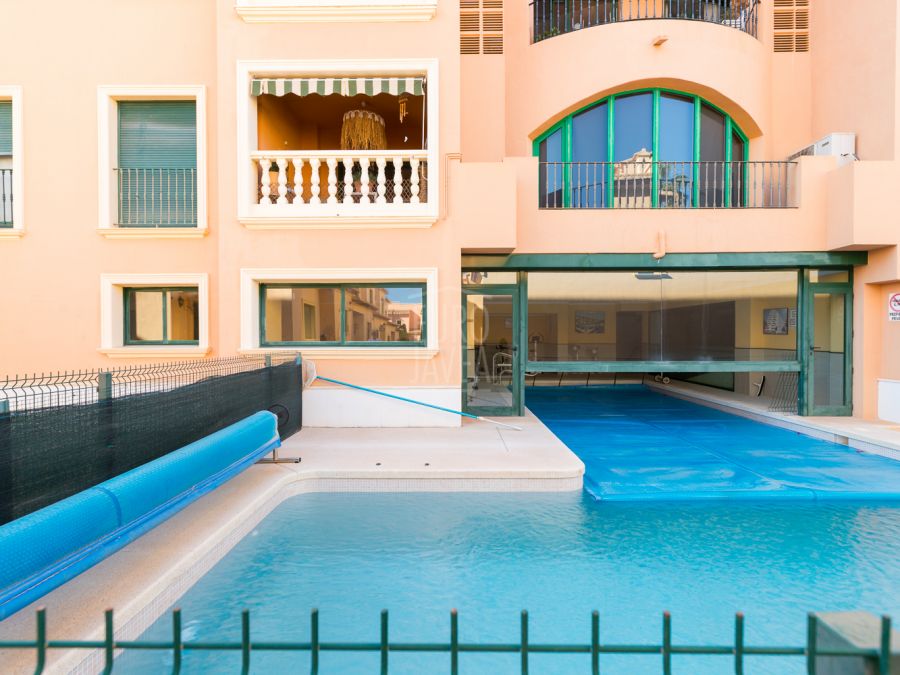 Lujoso Ático dúplex orientado al sur con vistas panorámicas al mar y al Montgó