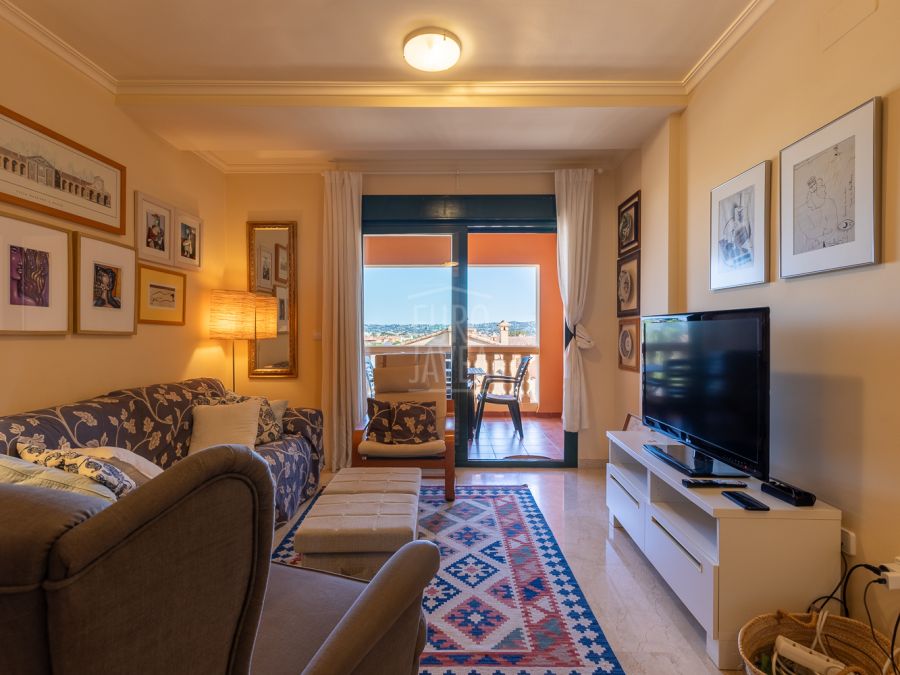 Lujoso Ático dúplex orientado al sur con vistas panorámicas al mar y al Montgó
