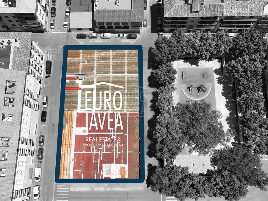 Venta exclusiva de solar con gran potencial en zona residencial consolidada, muy cerca del centro de Javea