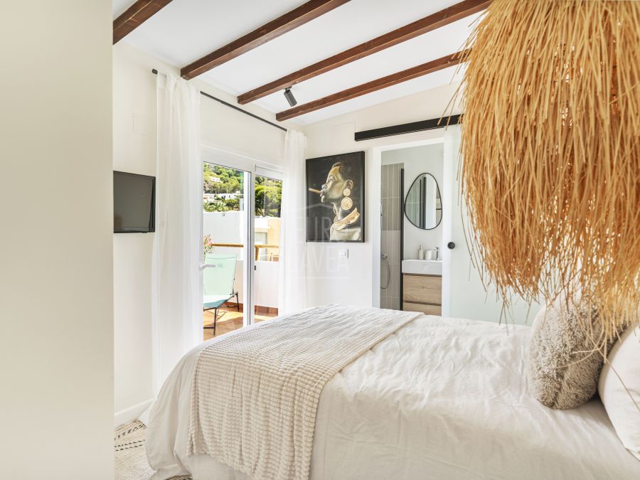 Appartement moderne récemment rénové au cœur du port de Jávea, avec vue sur la mer