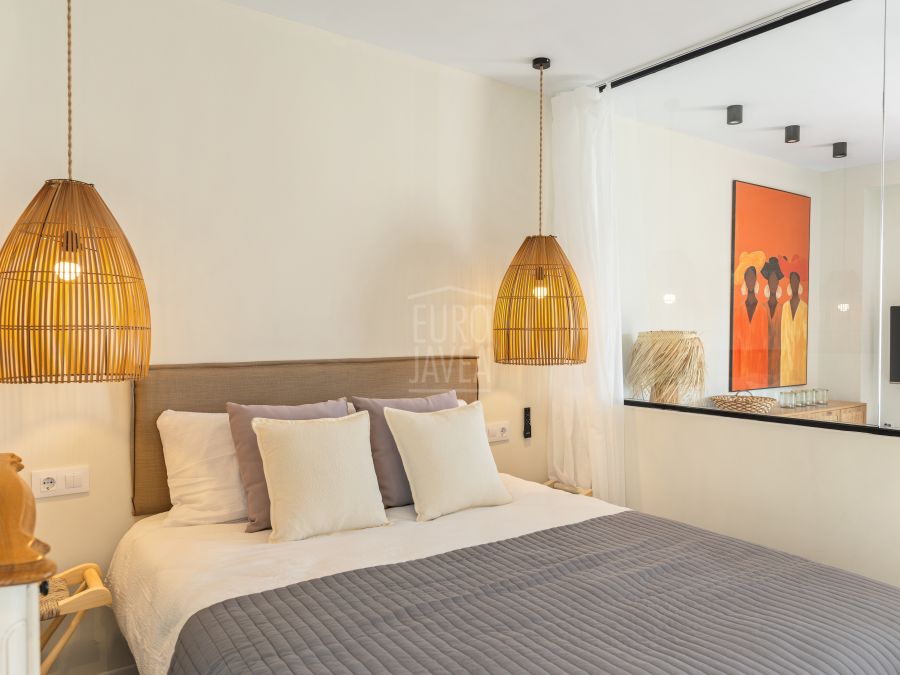 Appartement moderne récemment rénové au cœur du port de Jávea, avec vue sur la mer