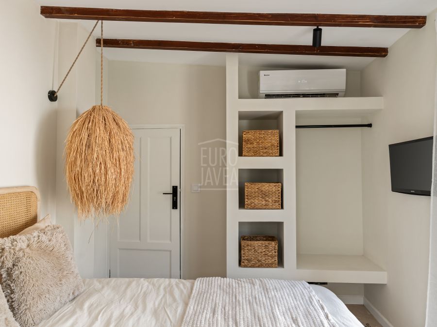 Appartement moderne récemment rénové au cœur du port de Jávea, avec vue sur la mer