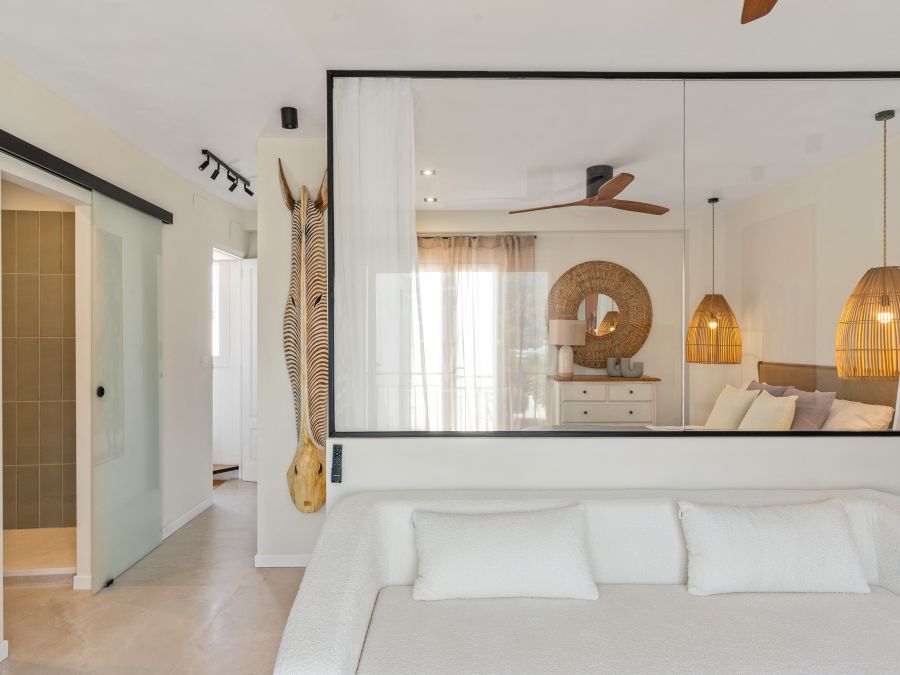 Appartement moderne récemment rénové au cœur du port de Jávea, avec vue sur la mer