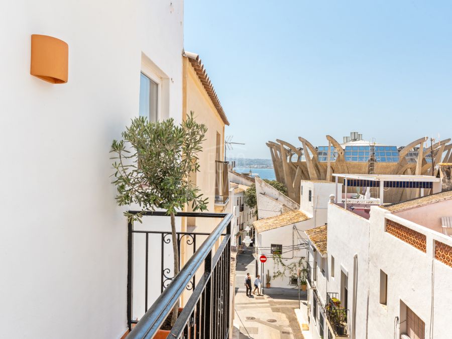 Appartement moderne récemment rénové au cœur du port de Jávea, avec vue sur la mer