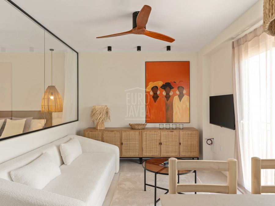 Appartement moderne récemment rénové au cœur du port de Jávea, avec vue sur la mer