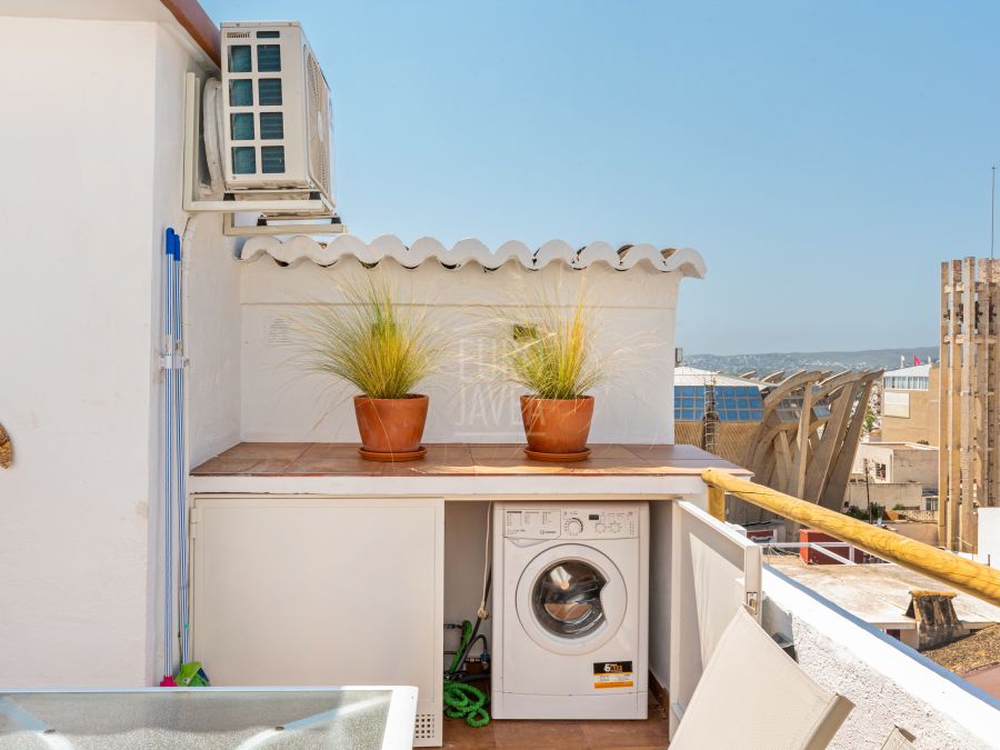Appartement moderne récemment rénové au cœur du port de Jávea, avec vue sur la mer