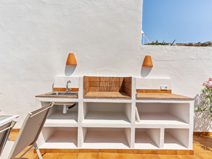 Appartement moderne récemment rénové au cœur du port de Jávea, avec vue sur la mer