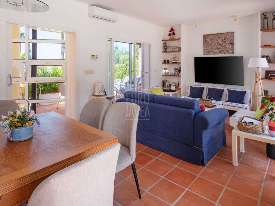 Villa Freya in Cap Martí, Jávea met zee- en Montgó-uitzicht