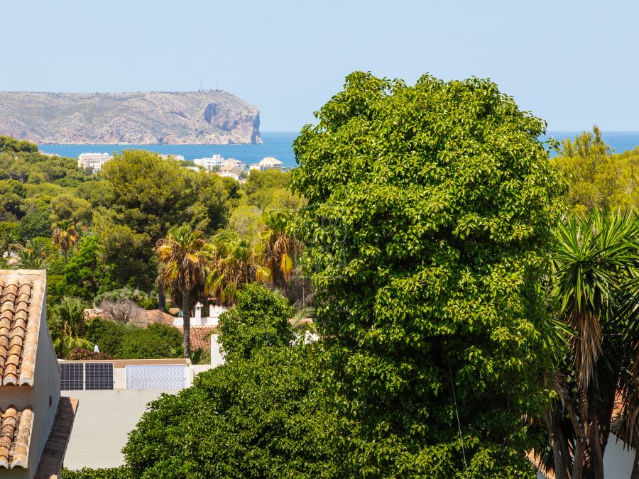 Villa Freya in Cap Martí, Jávea met zee- en Montgó-uitzicht