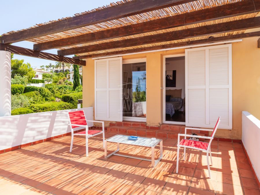 Villa Freya in Cap Martí, Jávea met zee- en Montgó-uitzicht