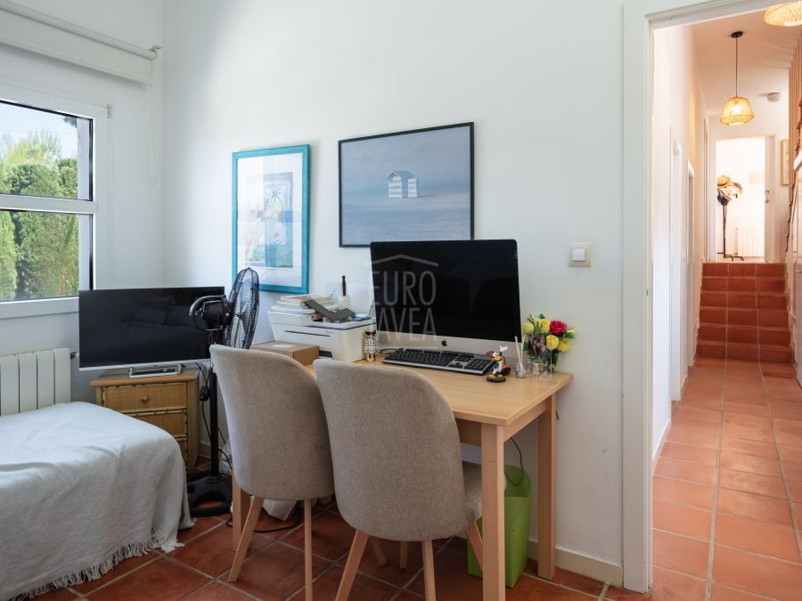 Villa Freya in Cap Martí, Jávea met zee- en Montgó-uitzicht
